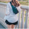 Borseta fashion pe o parte cu model geometric holografic reflectorizant acbd004 Borseta fashion pe o parte cu model geometric holografic reflectorizant acbd004