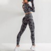 Costum Sport Fitness Camuflaj Colanti si Bluza Crop cu Maneca Lunga Gri cu Negru  SFIT006