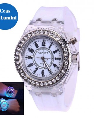 Ceas Dama Alb cu lumini Geneva CDGV015 Ceas Dama Alb cu lumini Geneva CDGV015