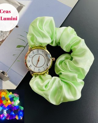 Ceas Dama Elegant cu led si funda verde deschis  fluorescenta cu becuri intermitente  CDGV025