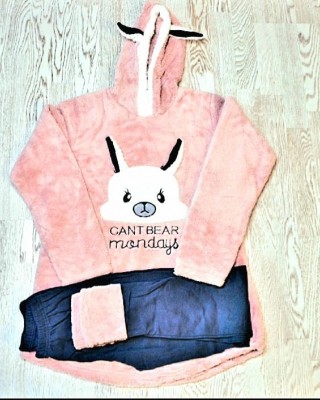 Pijama Cocolino din material pufos din doua piese cu pantaloni lungi si lama corail imprimat PJD036 Pijama Cocolino din material pufos din doua piese cu pantaloni lungi si lama corail imprimat PJD036