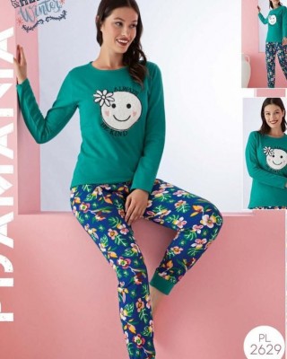 Pijama dama vatuita cu bluza verde cu imprimeu cocolino si pantaloni lungi cu flori PJD056 Pijama dama vatuita cu bluza verde cu imprimeu cocolino si pantaloni lungi cu flori PJD056