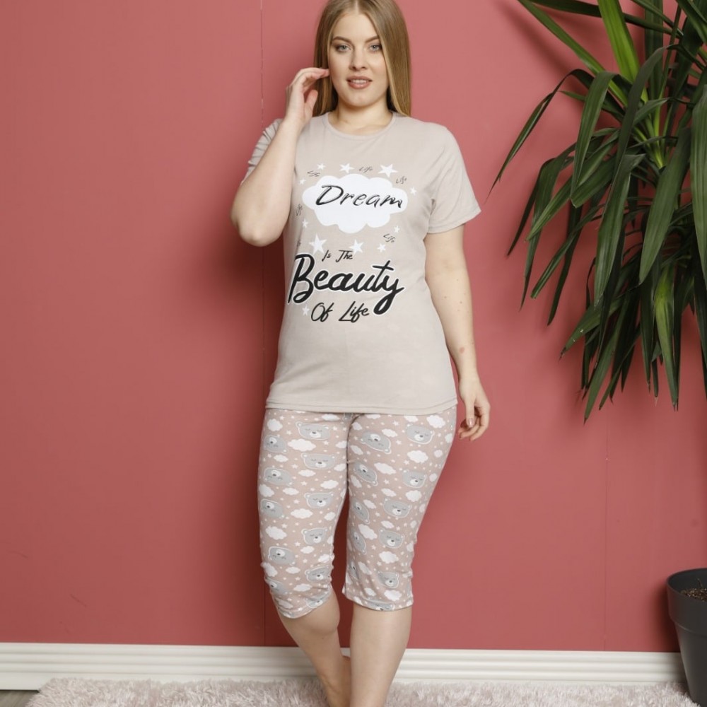Pijama Dama batal bej tricou cu imprimeu nor si pantaloni trei sferturi PJD086