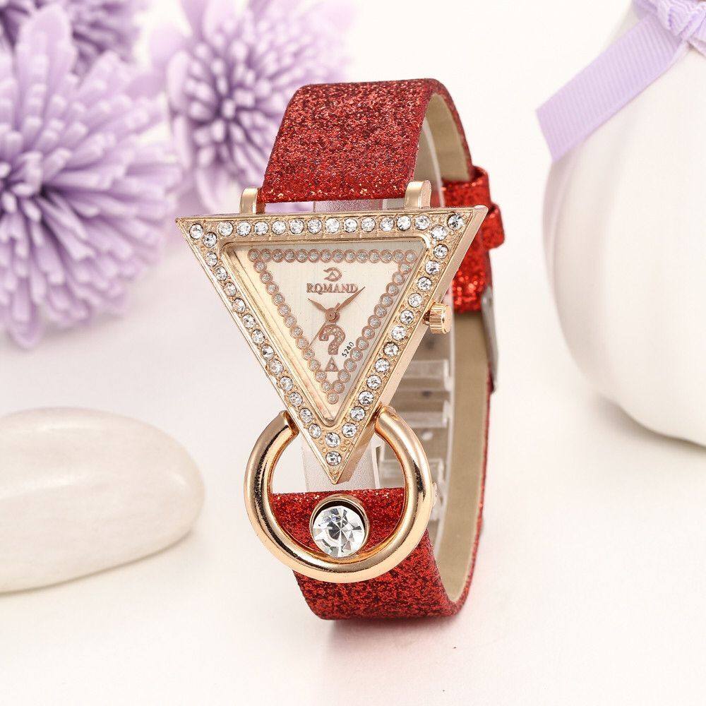 Ceas Dama Elegant cu cadran triunghiular si cristale Red QUARTZ CDQZ036 Ceas Dama Elegant cu cadran triunghiular si cristale Red QUARTZ CDQZ036