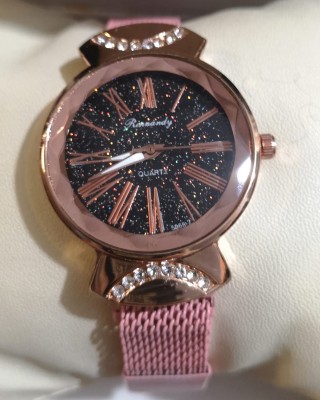 Ceas Dama Casual cu bratara magnetica roz si cadran cu sclipici QUARTZ CDQZ095