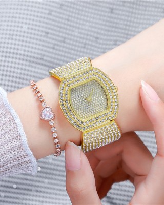 Ceas Dama Elegant Luxury Auriu cu bratara QUARTZ CDQZ110 Ceas Dama Elegant Luxury Auriu cu bratara QUARTZ CDQZ110
