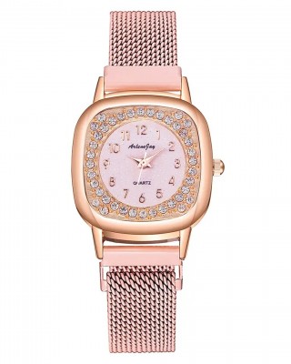 Ceas Dama Elegant Roz cu strasuri cadran patrat bratara magnetica QUARTZ CDQZ138 Ceas Dama Elegant Roz cu strasuri cadran patrat bratara magnetica QUARTZ CDQZ138