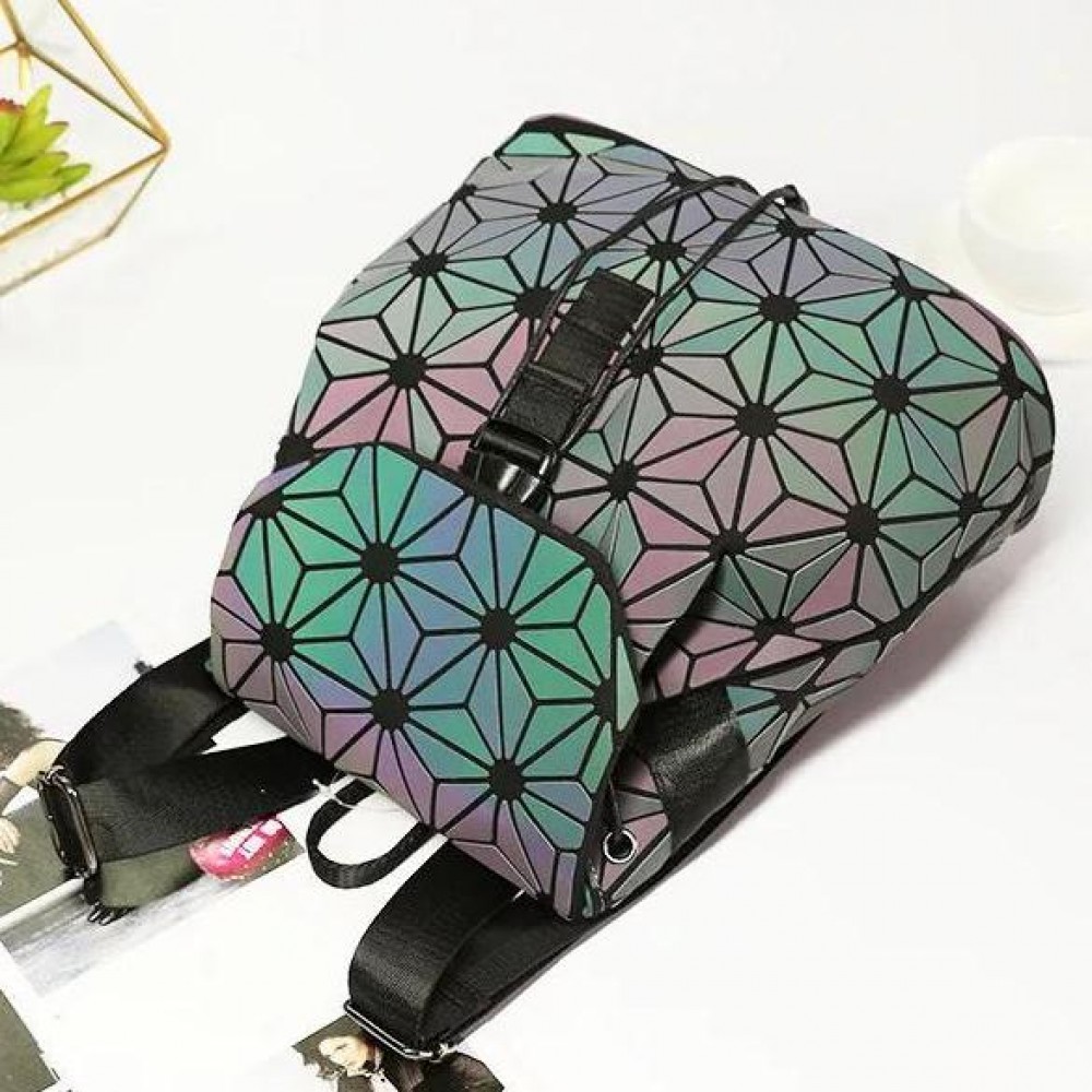Rucsac dama geometric holografic luminos mare Vibrant Colors ACRD279 Rucsac dama geometric holografic luminos mare Vibrant Colors ACRD279