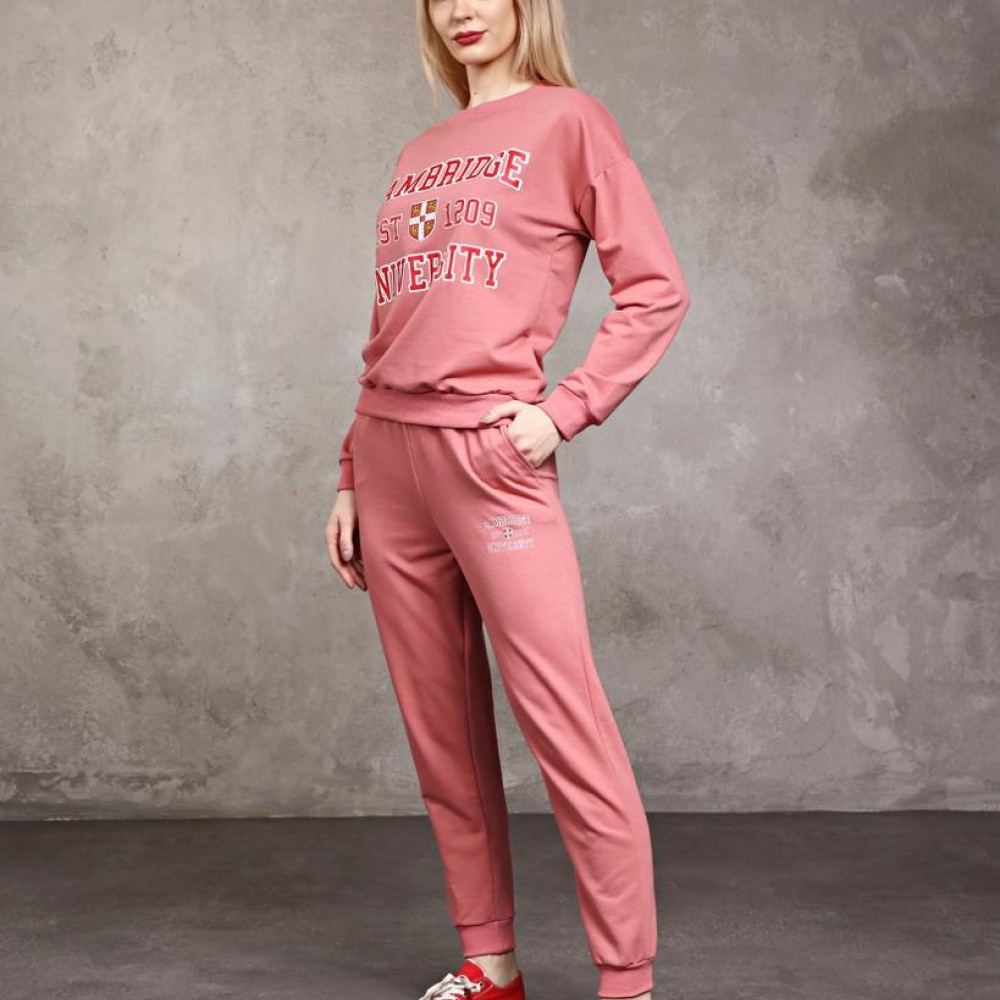 Trening Dama sport casual roz compus din bluza scurta si pantaloni de trening cu talie inalta TND073 Trening Dama sport casual roz compus din bluza scurta si pantaloni de trening cu talie inalta TND073