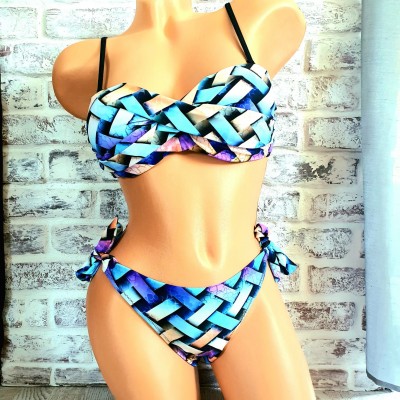 Costum de Baie din doua piese cu sutien balconette cu push up bretele detasabile slip cu inchidere laterala CBD010 Costum de Baie din doua piese cu sutien balconette cu push up bretele detasabile slip cu inchidere laterala CBD010