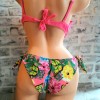 Costum de Baie din trei piese cu sutien roz balconette cu push up bretele detasabile slip cu print floral cu inchidere laterala + CADOU slip tanga CBD011 Costum de Baie din trei piese cu sutien roz balconette cu push up bretele detasabile slip cu print floral cu inchidere laterala + CADOU slip tanga CBD011